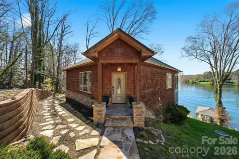 152 Bridge Pointe Lane Hickory NC 28601