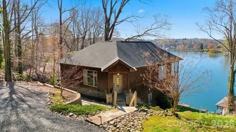 152 Bridge Pointe Lane Hickory NC 28601
