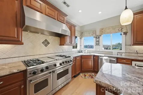 152 Bridge Pointe Lane Hickory NC 28601