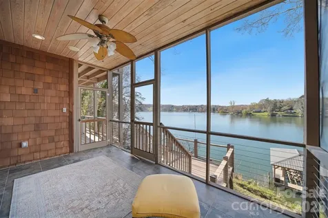 152 Bridge Pointe Lane Hickory NC 28601