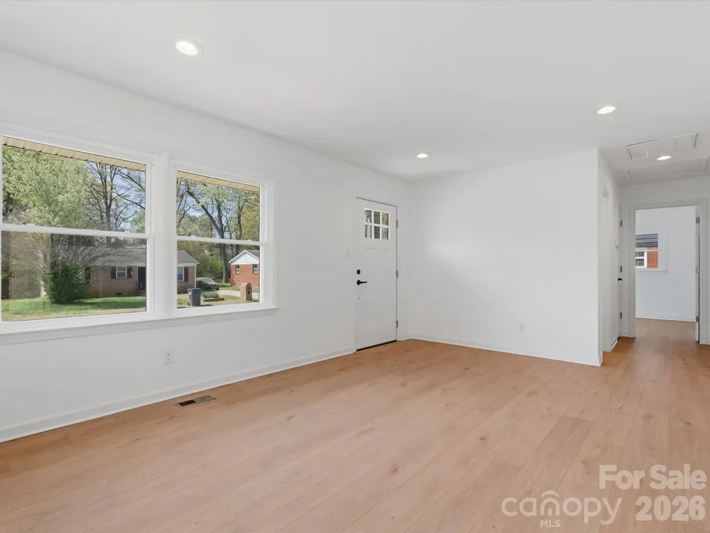 4946 Morgan Street Charlotte NC 28208