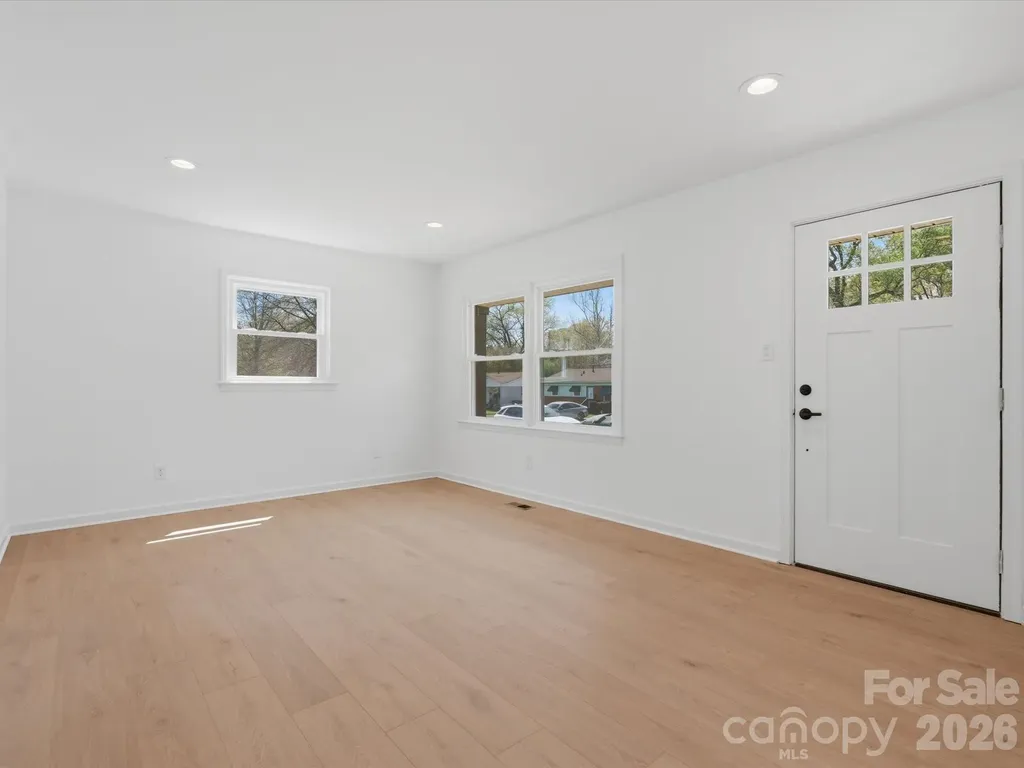4946 Morgan Street Charlotte NC 28208