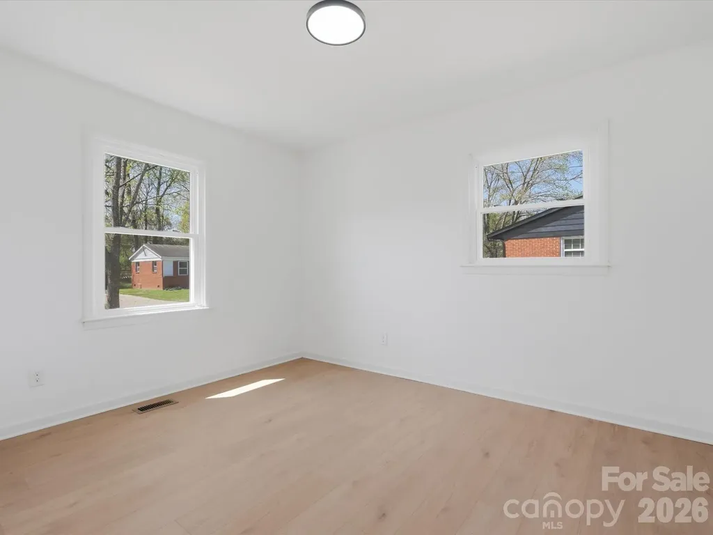 4946 Morgan Street Charlotte NC 28208