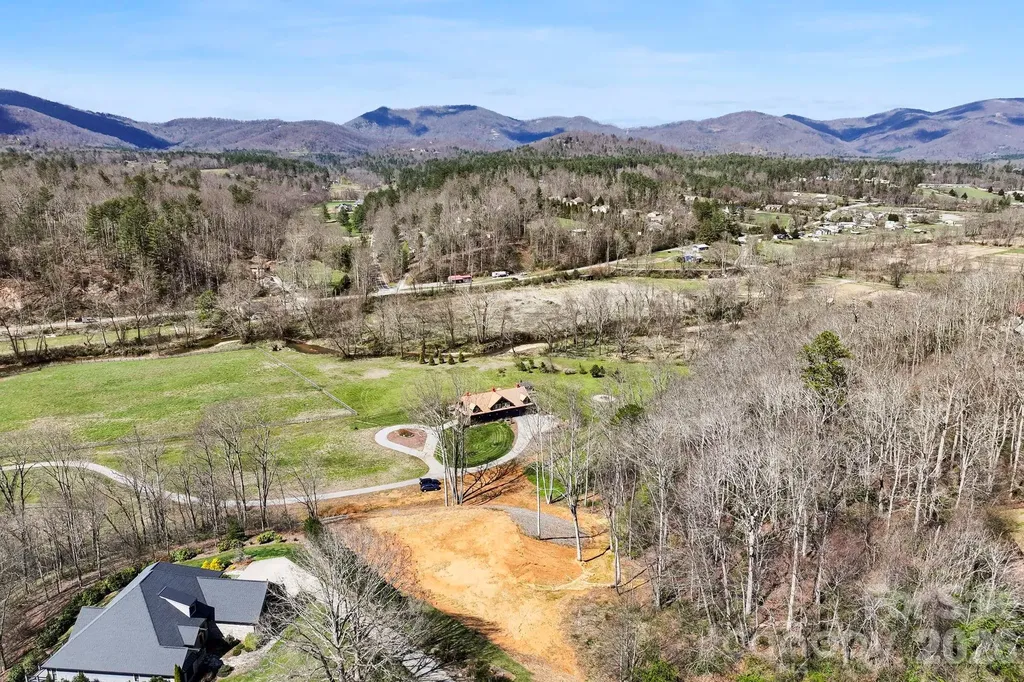 27 Falling Star Court Fletcher NC 28732