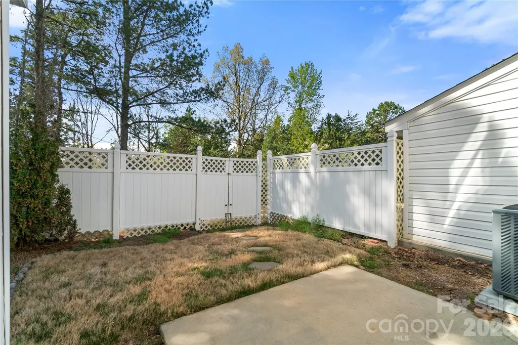 3086 Caldwell Ridge Parkway Charlotte NC 28213