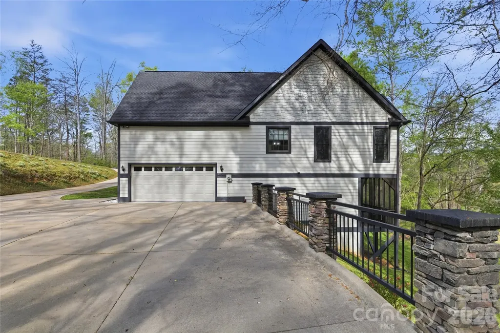 34 W Rambling Creek Tryon NC 28782