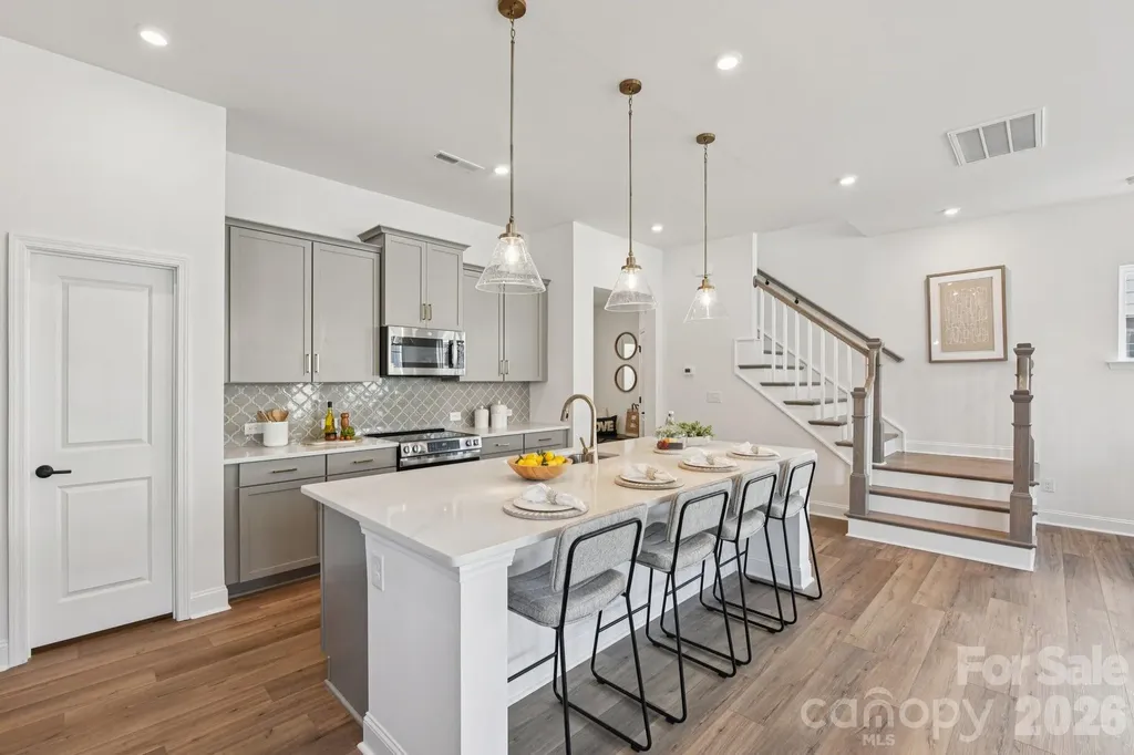 7426 Westrow Avenue Charlotte NC 28278