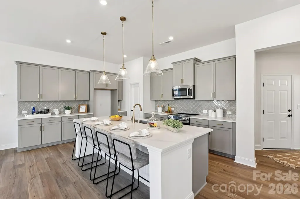 7426 Westrow Avenue Charlotte NC 28278