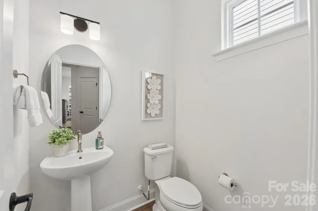 7426 Westrow Avenue Charlotte NC 28278