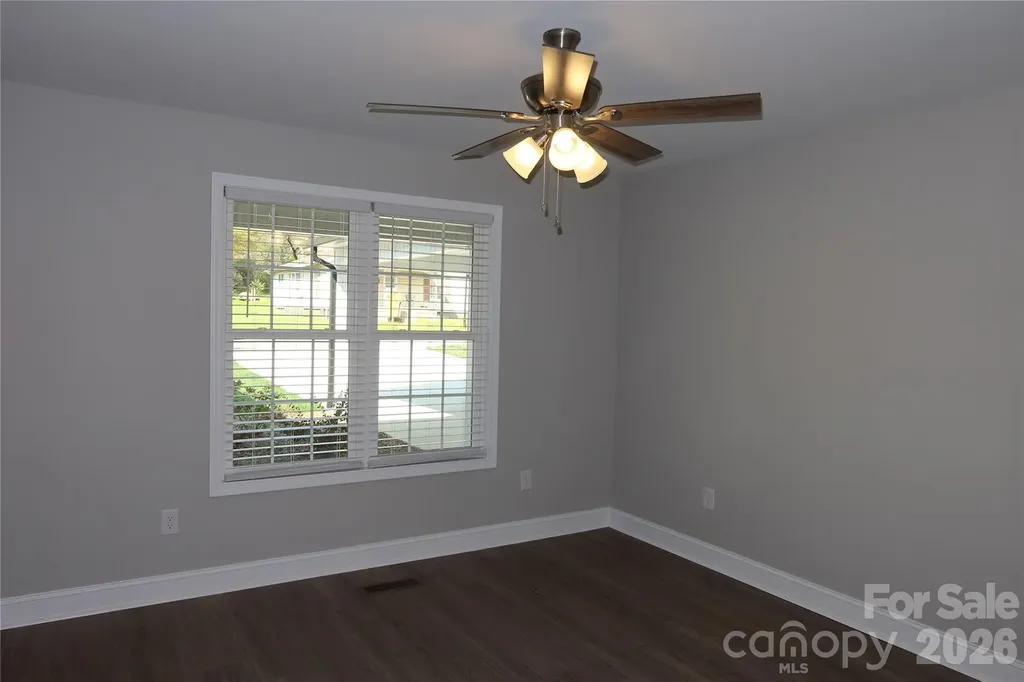 302 E Boyd Street Maiden NC 28650