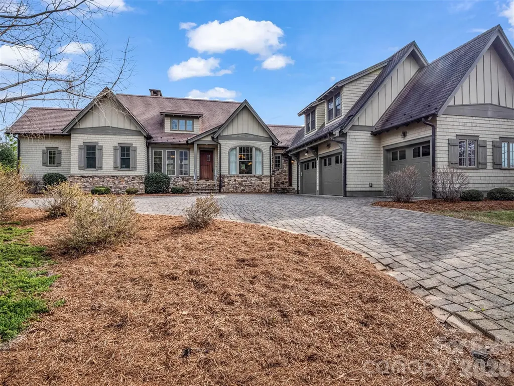 565 Chestertown Drive Mill Spring NC 28756
