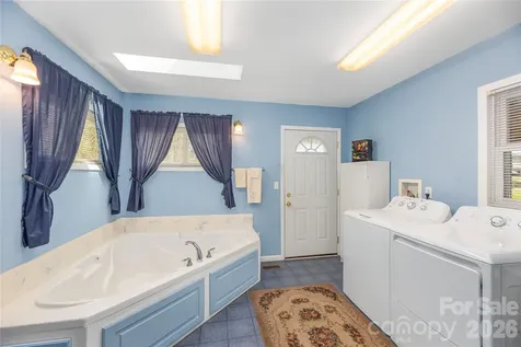 40 Warner Road Canton NC 28716