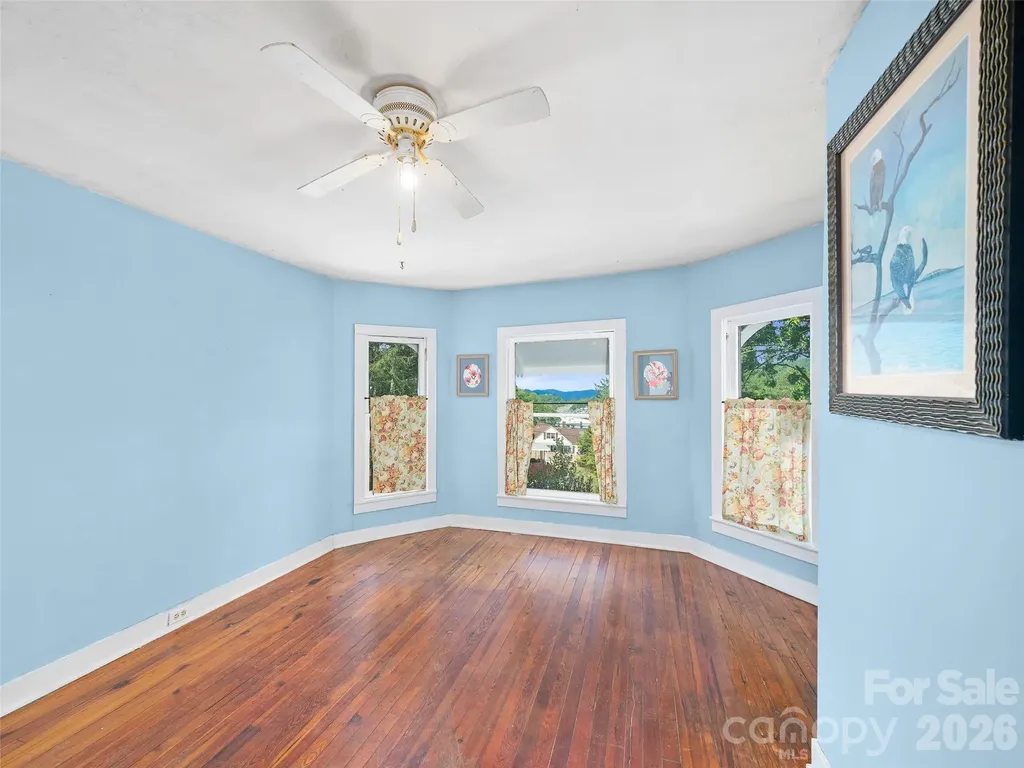 309 Hillside Drive Burnsville NC 28714
