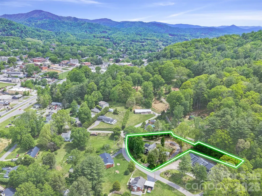 309 Hillside Drive Burnsville NC 28714