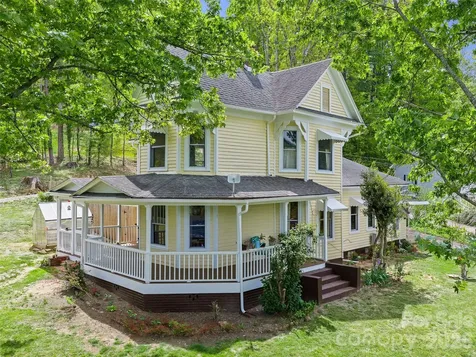 309 Hillside Drive Burnsville NC 28714