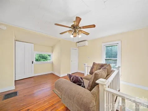 309 Hillside Drive Burnsville NC 28714