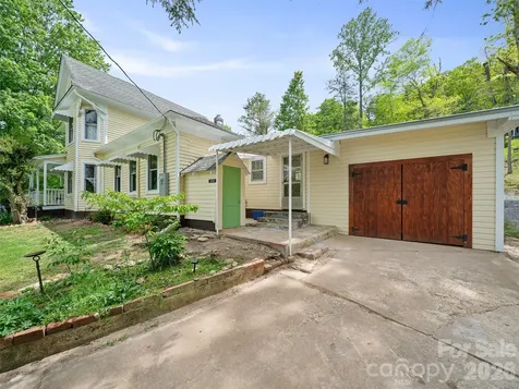 309 Hillside Drive Burnsville NC 28714