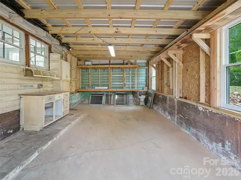 309 Hillside Drive Burnsville NC 28714
