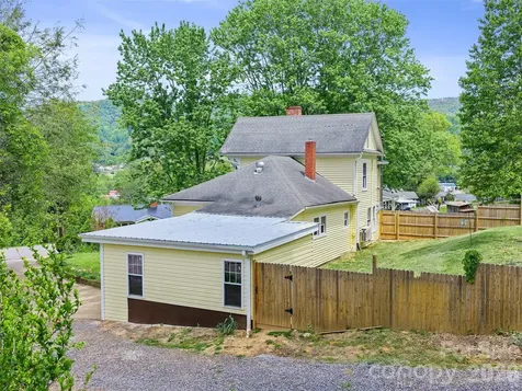 309 Hillside Drive Burnsville NC 28714