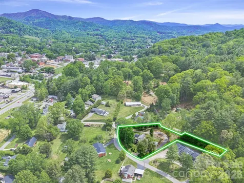 309 Hillside Drive Burnsville NC 28714