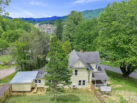 309 Hillside Drive Burnsville NC 28714
