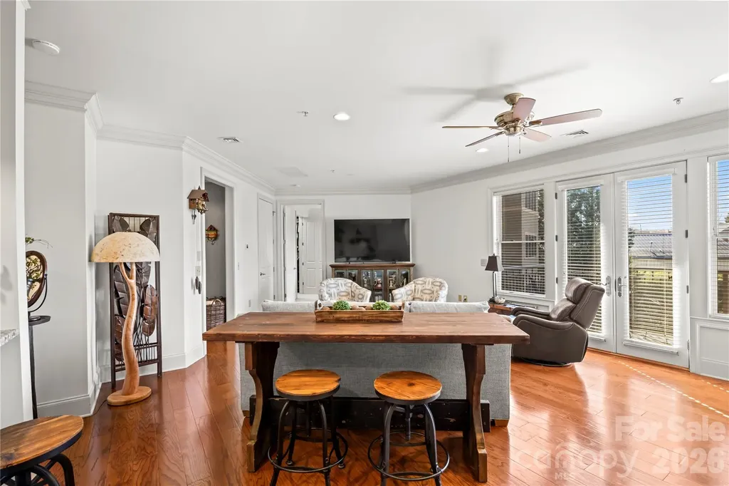 350 E Allen Street Hendersonville NC 28792