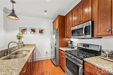 350 E Allen Street Hendersonville NC 28792