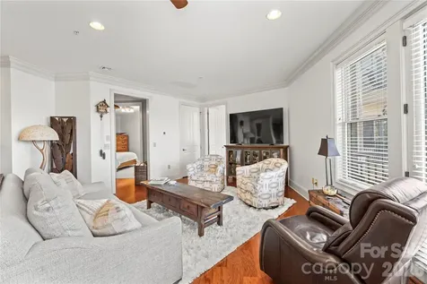 350 E Allen Street Hendersonville NC 28792