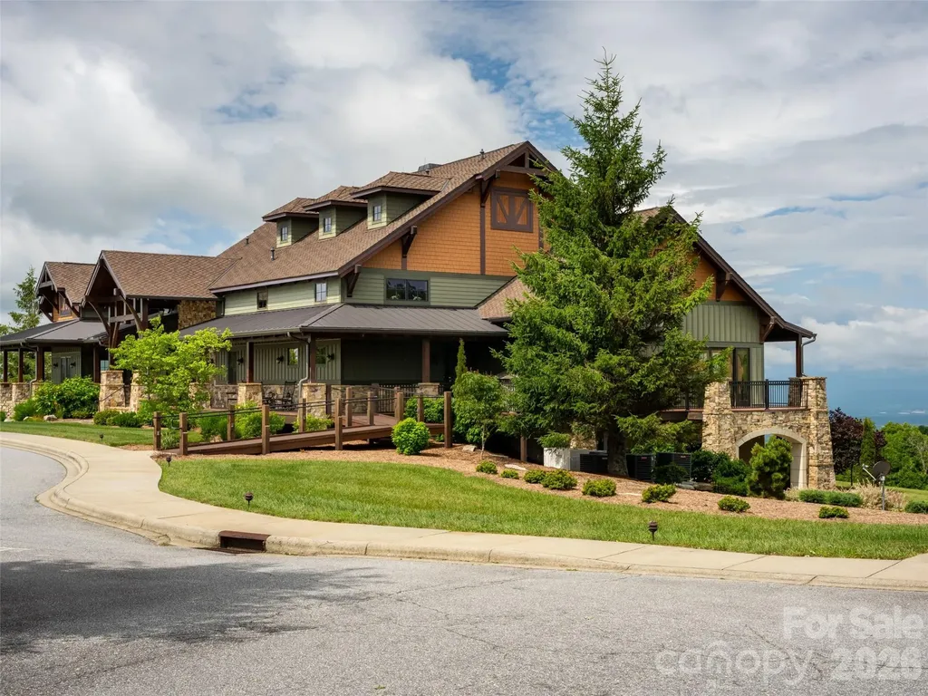 189 Dancing Bear Drive Hendersonville NC 28792