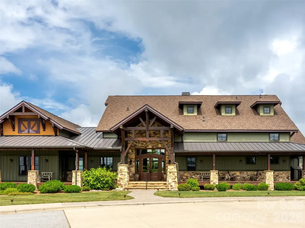 189 Dancing Bear Drive Hendersonville NC 28792