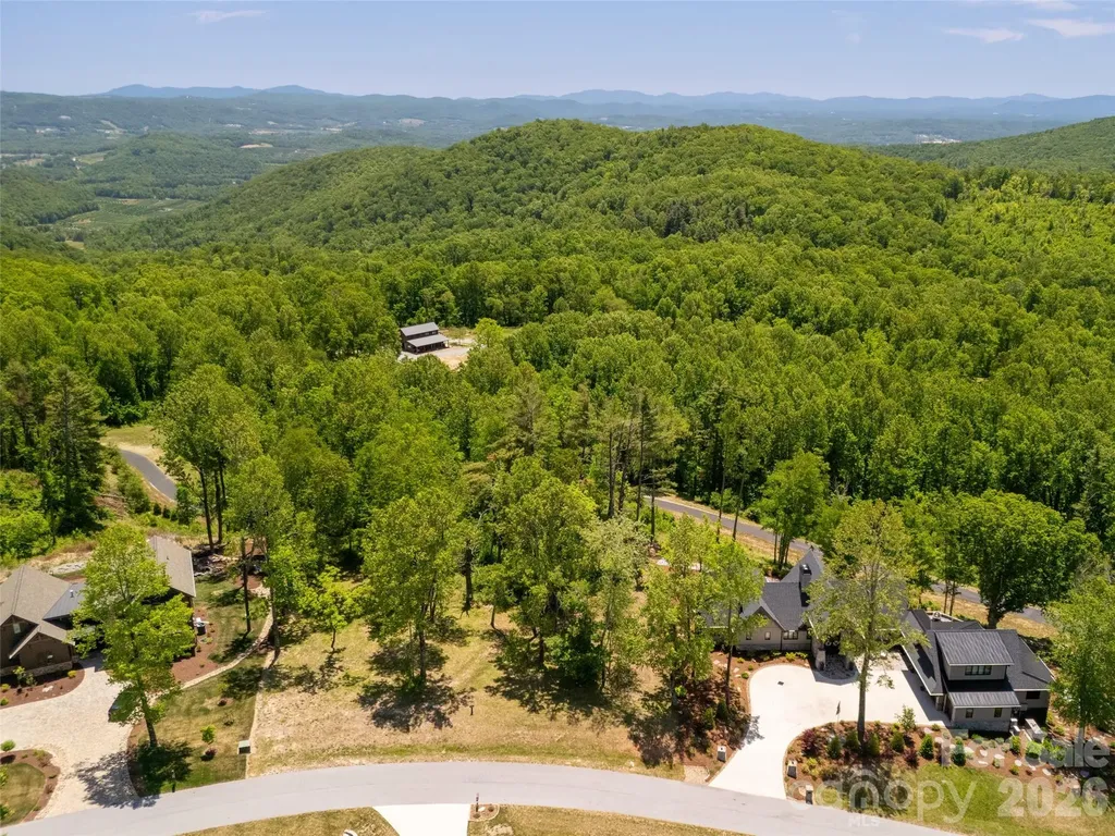 189 Dancing Bear Drive Hendersonville NC 28792