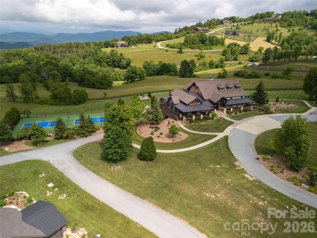 189 Dancing Bear Drive Hendersonville NC 28792
