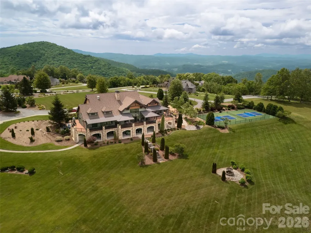 189 Dancing Bear Drive Hendersonville NC 28792