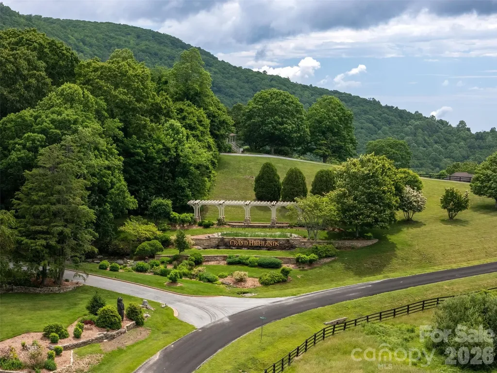 189 Dancing Bear Drive Hendersonville NC 28792