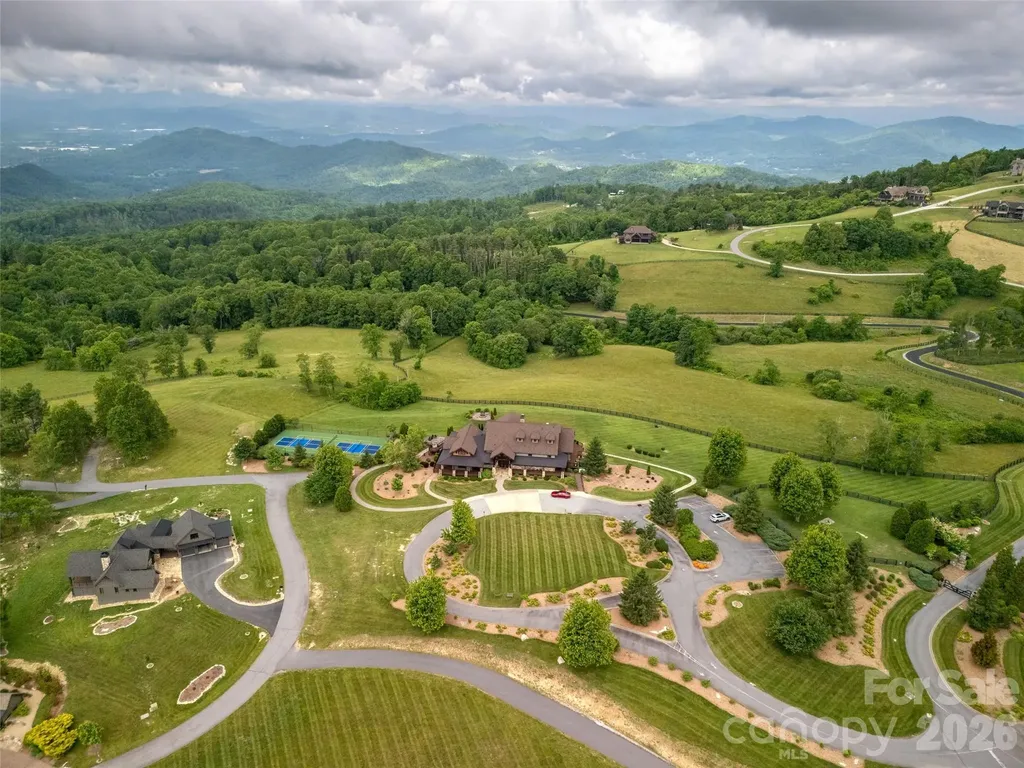 189 Dancing Bear Drive Hendersonville NC 28792