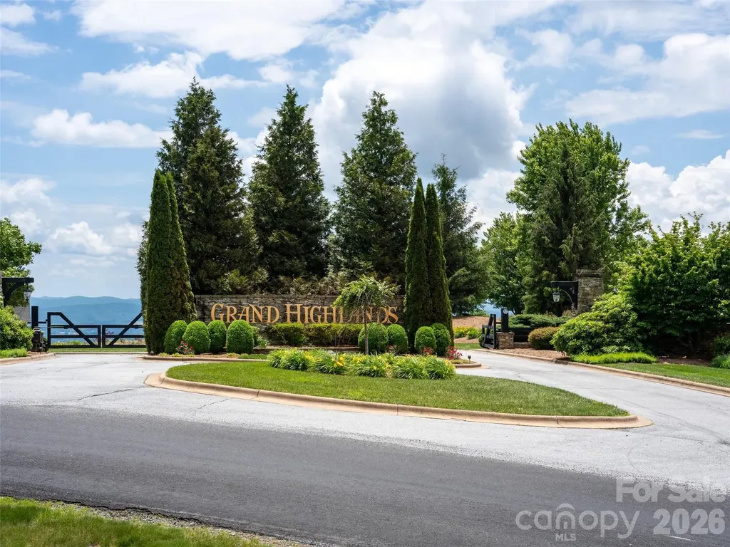 189 Dancing Bear Drive Hendersonville NC 28792