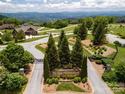 189 Dancing Bear Drive Hendersonville NC 28792