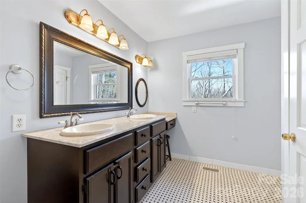 109 Eastwood Avenue Swannanoa NC 28778