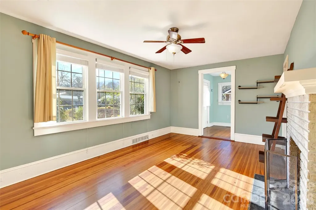 109 Eastwood Avenue Swannanoa NC 28778
