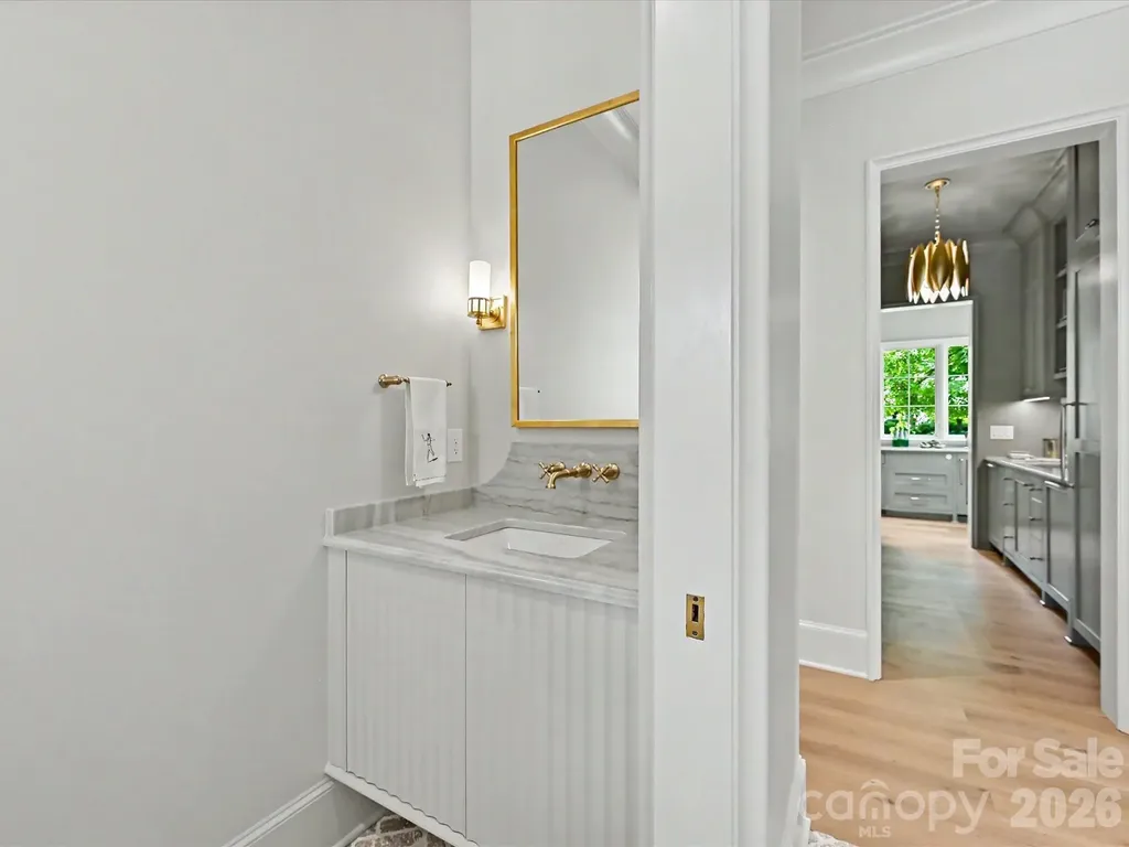 3701 Pelham Lane Charlotte NC 28211