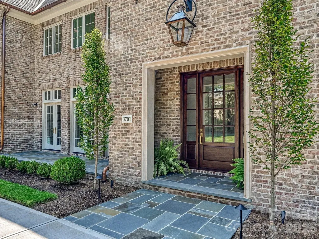 3701 Pelham Lane Charlotte NC 28211