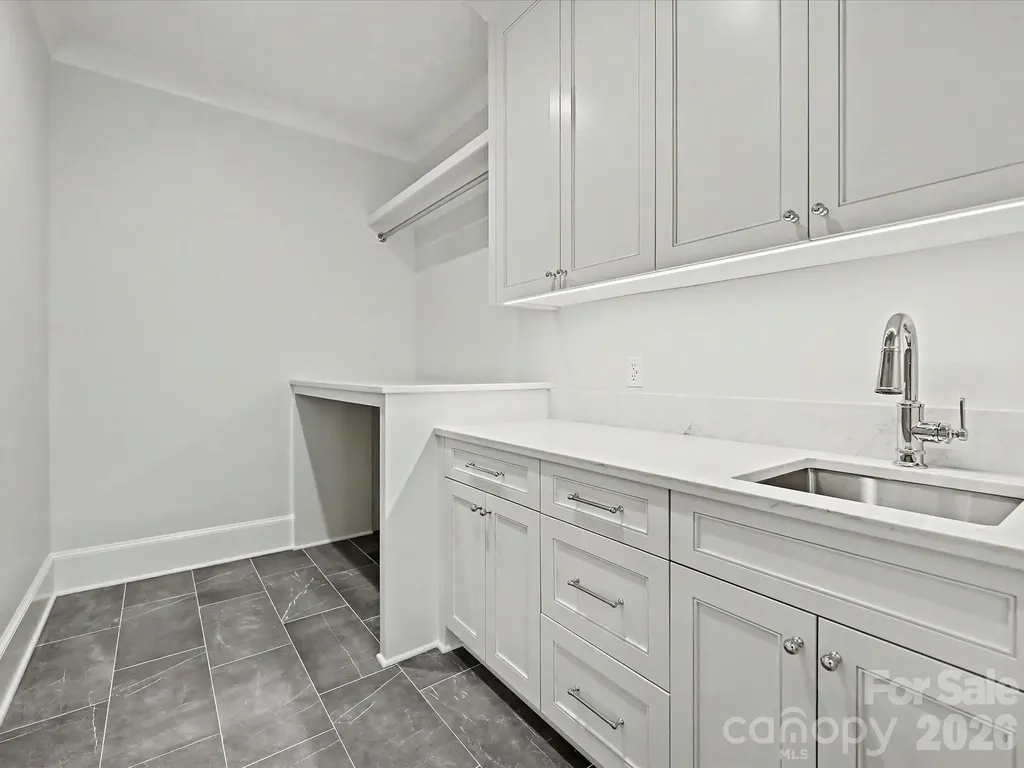 3701 Pelham Lane Charlotte NC 28211