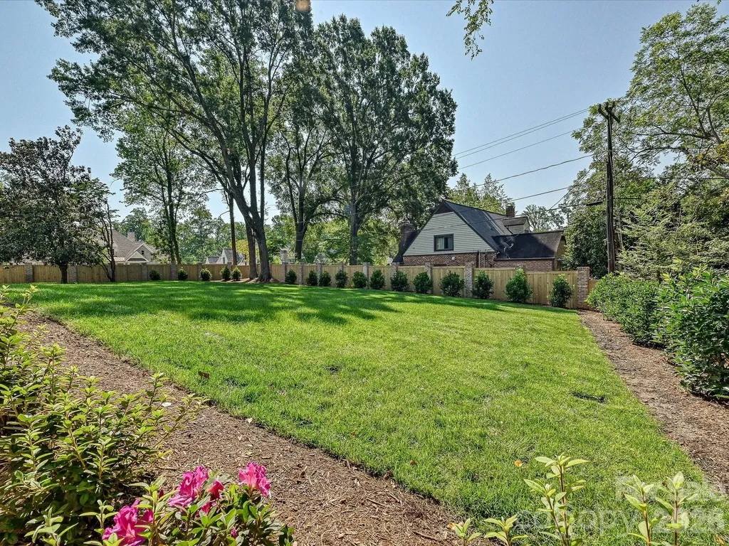 3701 Pelham Lane Charlotte NC 28211