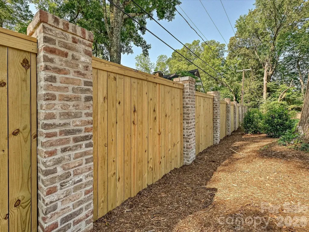 3701 Pelham Lane Charlotte NC 28211