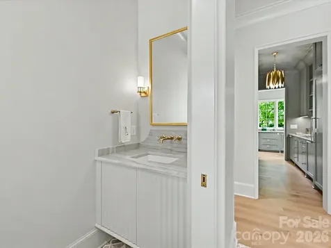 3701 Pelham Lane Charlotte NC 28211