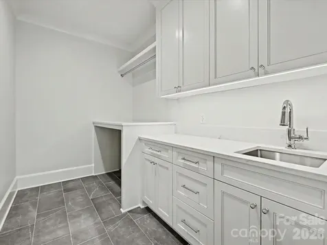 3701 Pelham Lane Charlotte NC 28211