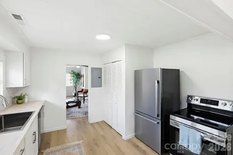 26 Francis Street Waynesville NC 28786