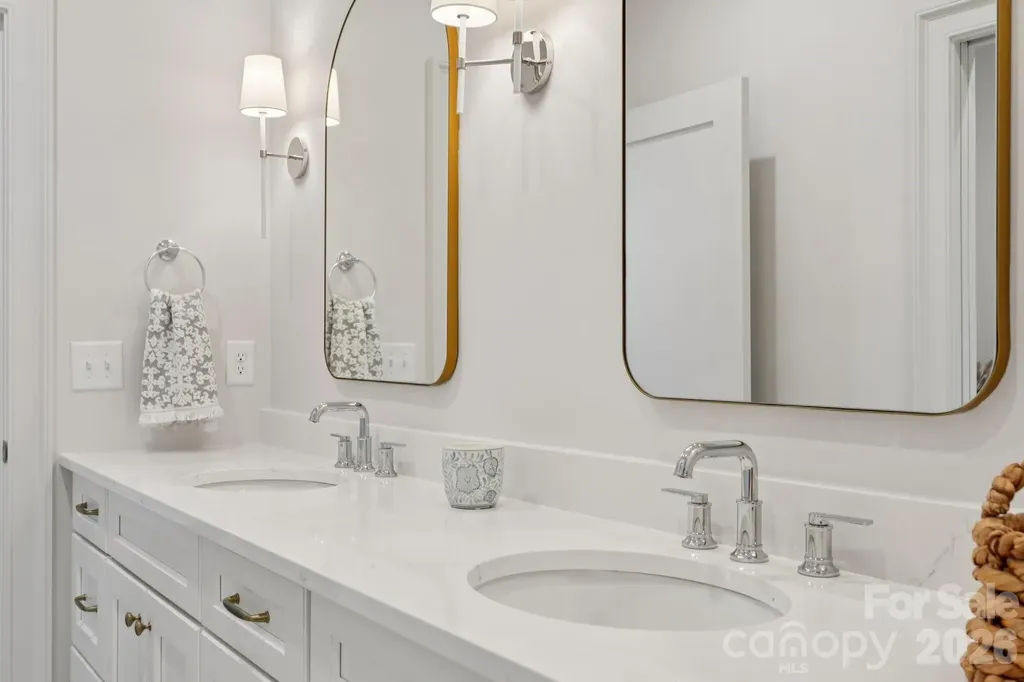 444 Hunter Lane Charlotte NC 28211