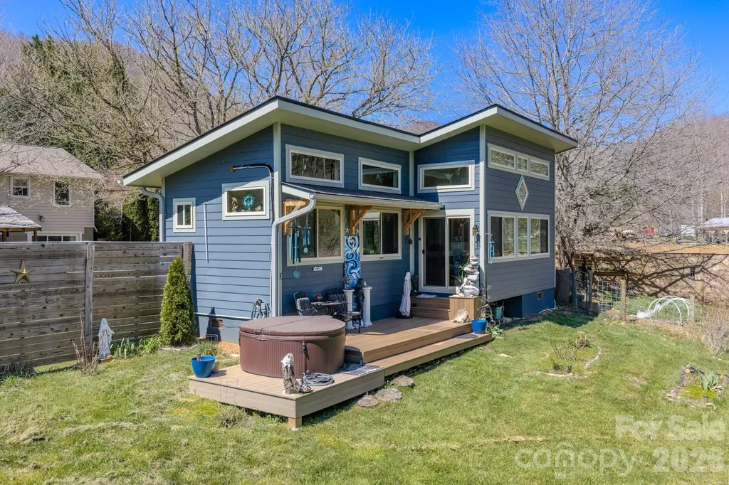 3 Taproot Trail Barnardsville NC 28709
