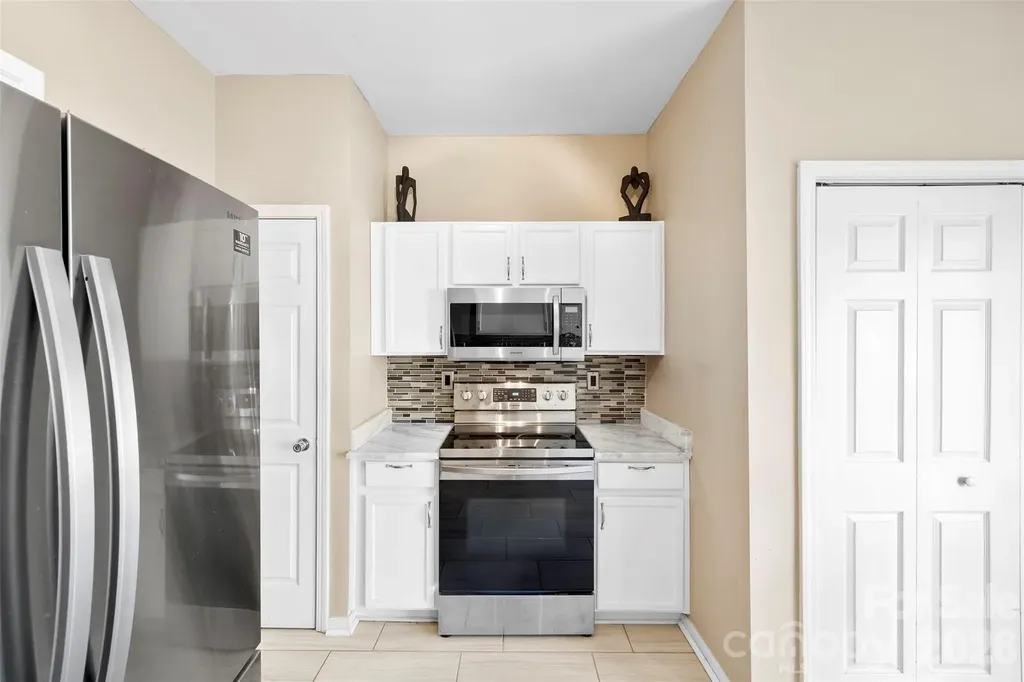 624 Cliffs Inn Circle Charlotte NC 28214